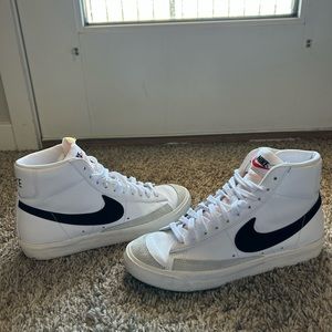 Women’s Nike Blazer Mid '77 Vintage Size 9.5